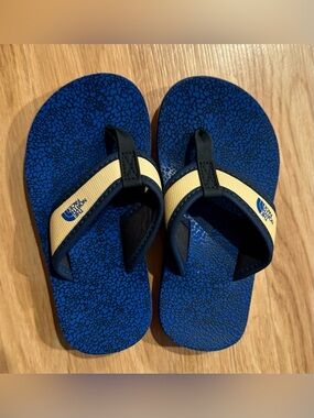 NEW The North Face Base Camp Flip-Flops - Orange/Blue - Size 9 Toddler